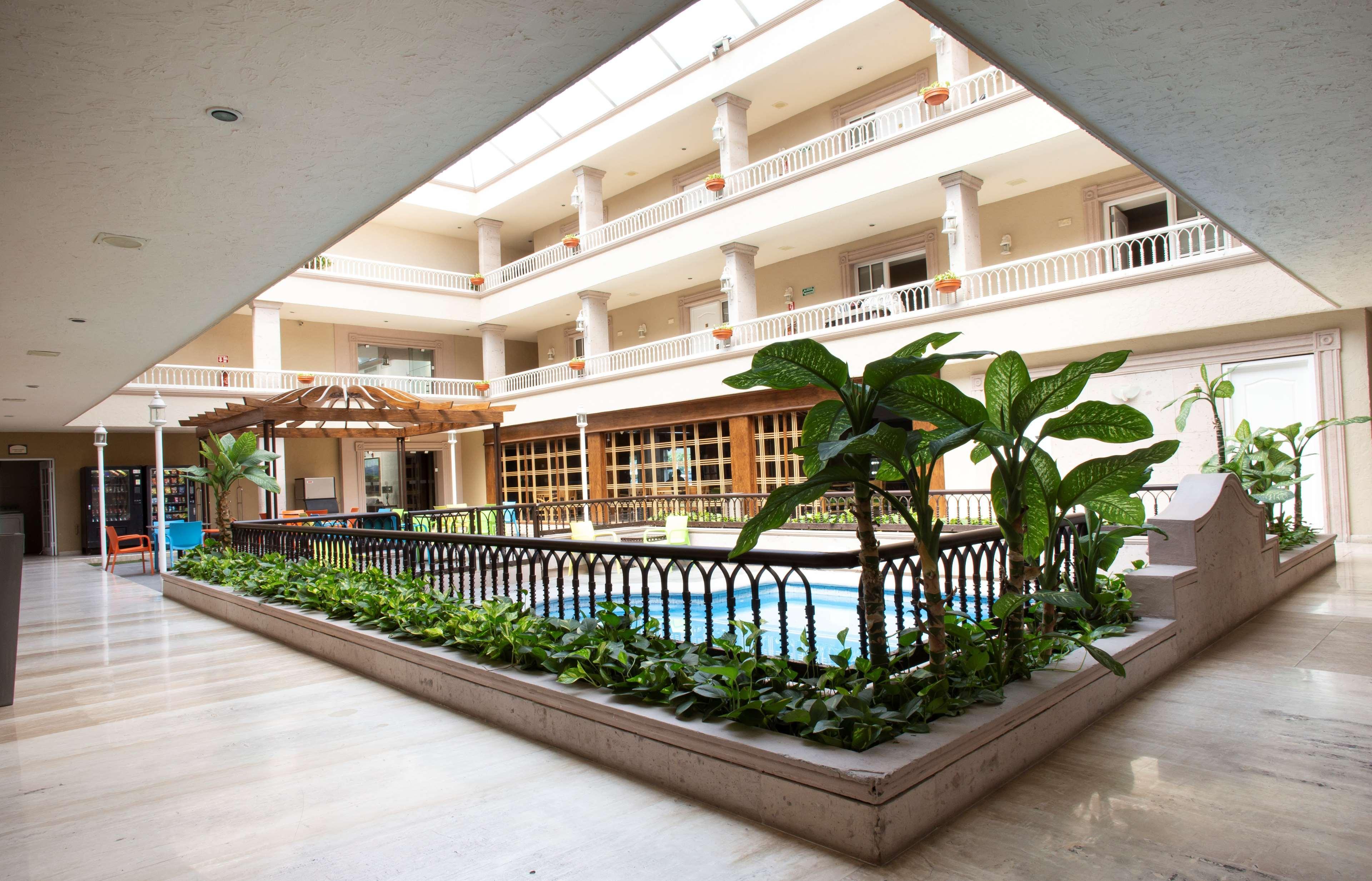 Best Western Plus Monterrey Colon Extérieur photo
